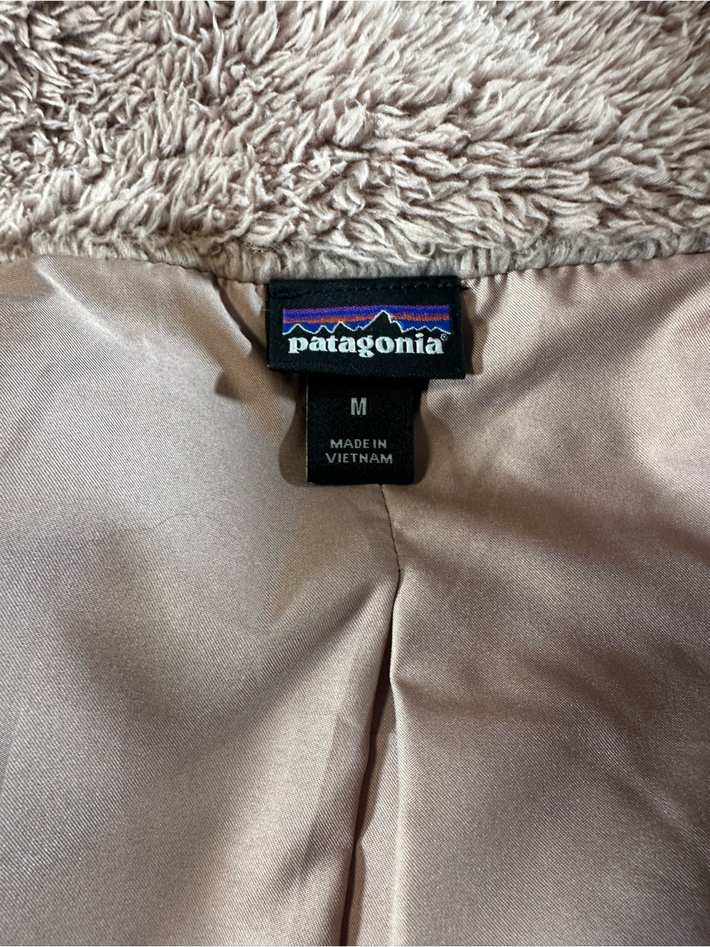 Patagonia Women’s Sherpa Fleece Vest in Taupe - Picture 8 of 12